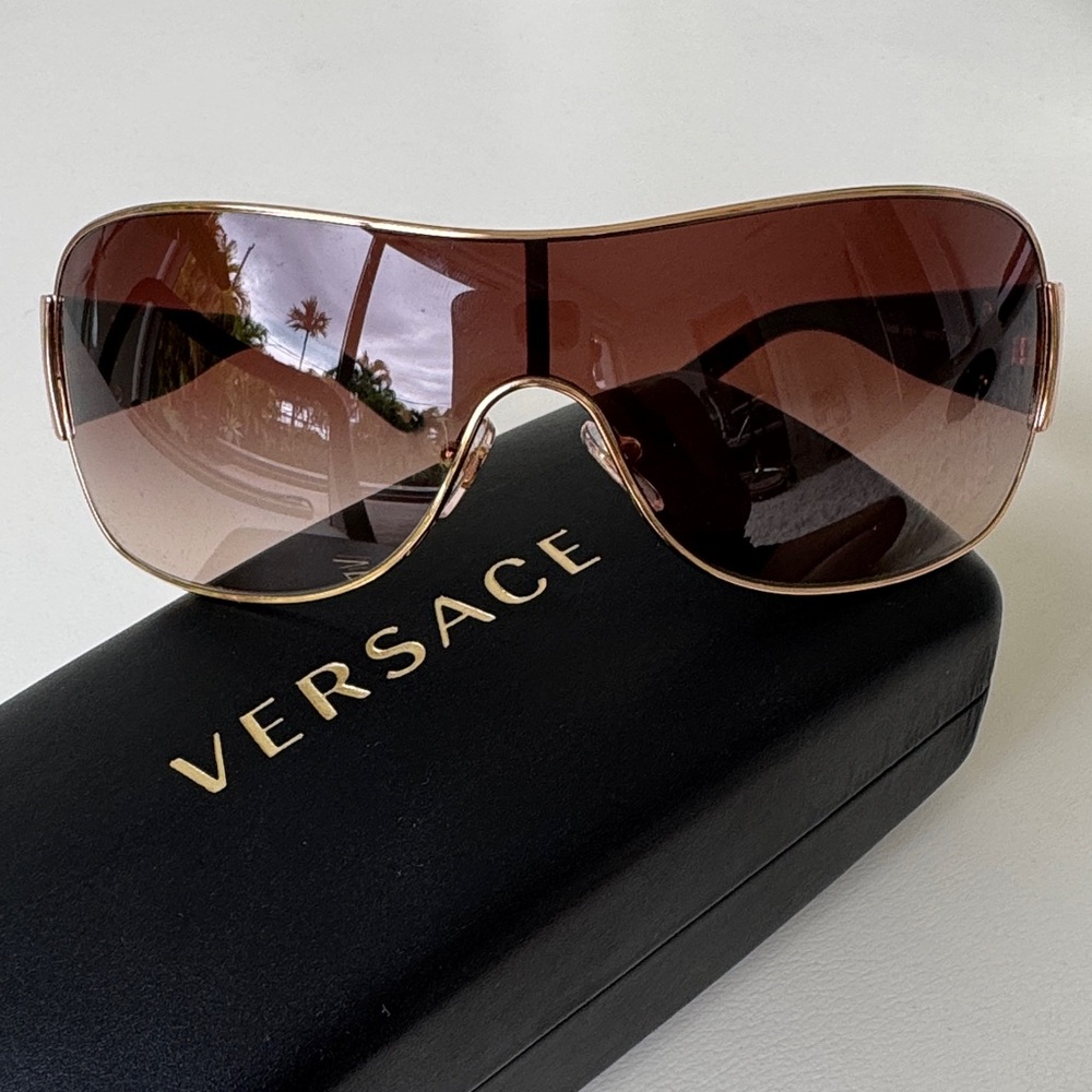 Authentic Versace Shield Gold Frame Sunglasses with Medusa Logo - NWT - Mod 2101